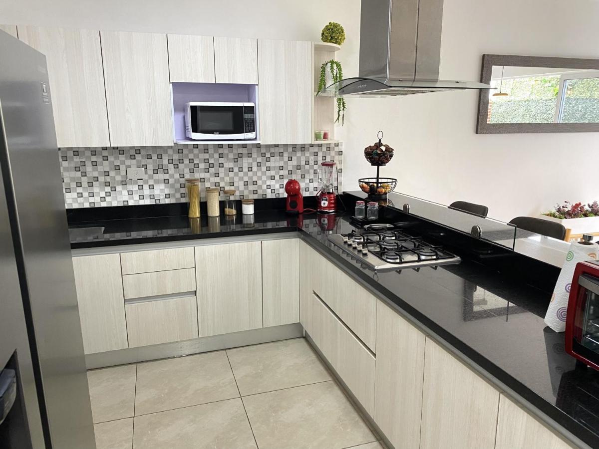 Villa Casa Familiar Cerca De La Playa Con Terraza Privada Cancún Esterno foto